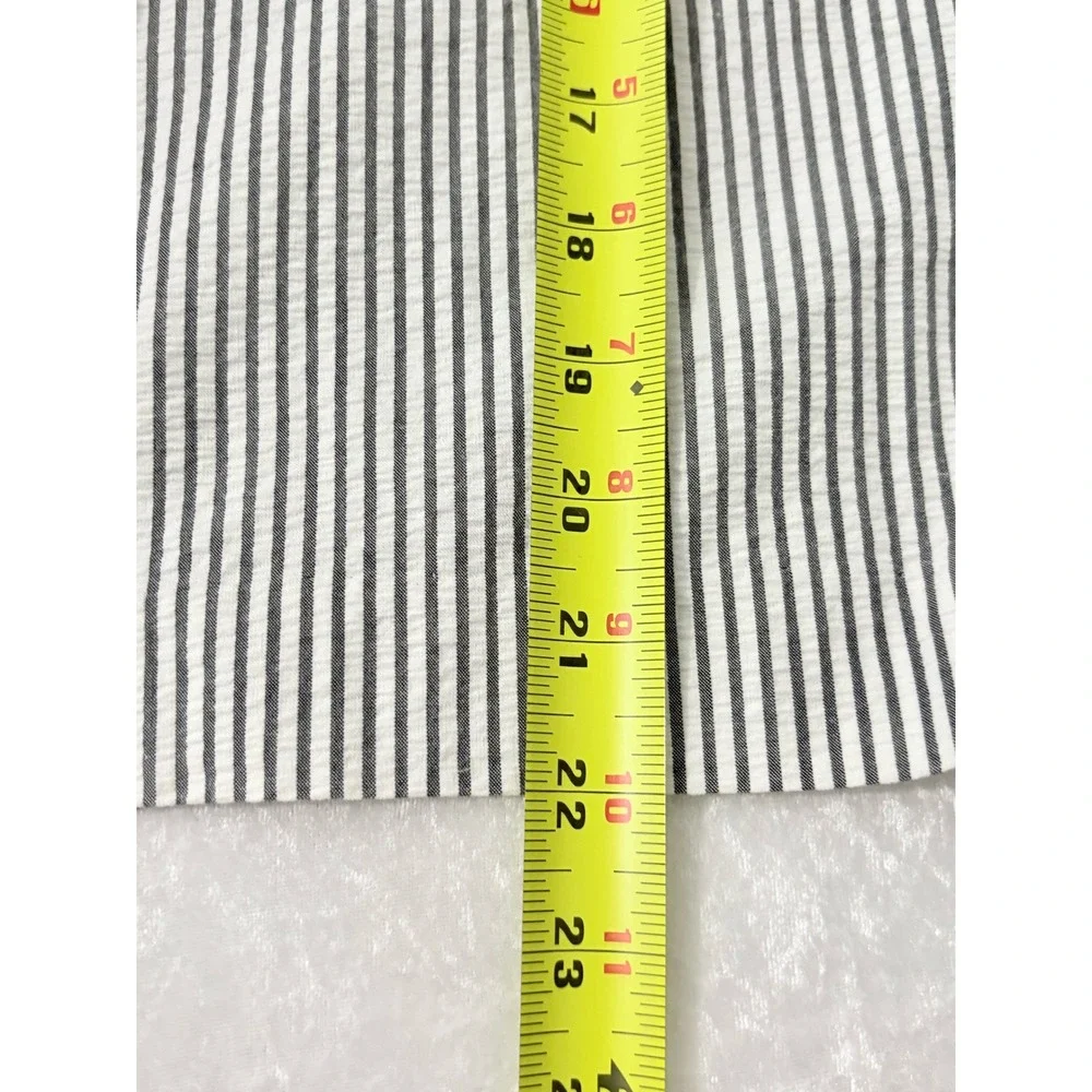 Liz‎ Claiborne Sloane Seersucker Shorts Blue White Striped Cotton Womens 16